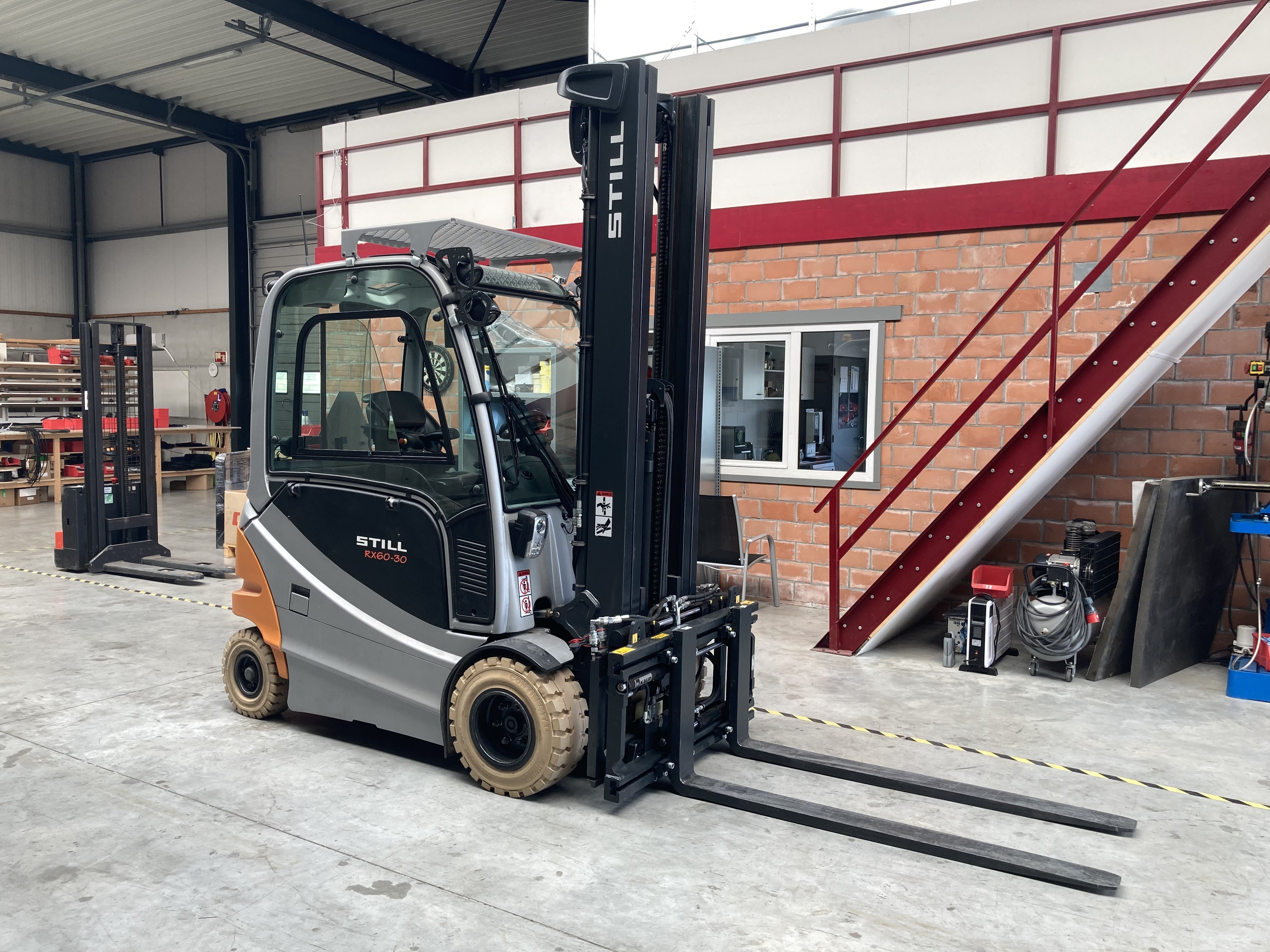 Jong gebruikte STILL RX 60-30 afgeleverd